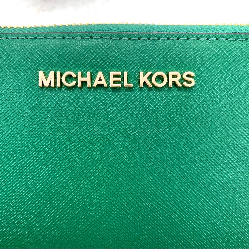 Michael Kors Jet Set Travel Wristlet - Picture 4 of 7